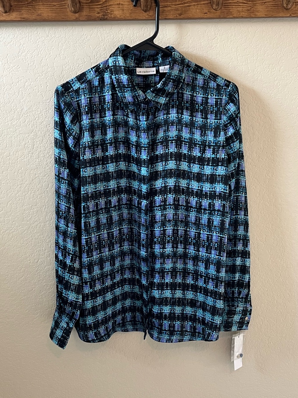 Liz Claiborne Women’s Button-Down Blouse Size Medium